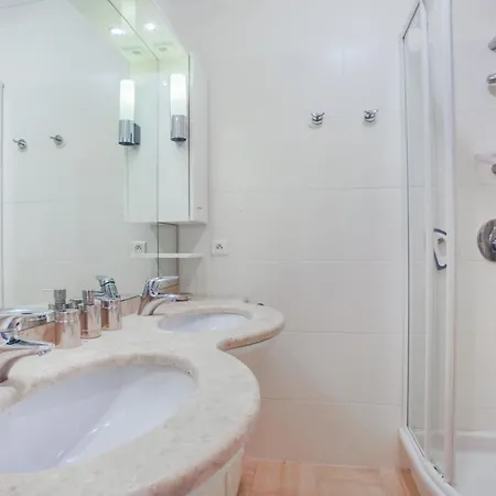 Superbe 2 Pieces Dans Residence De Standing